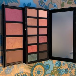 Lancôme Parisian Wanderlust Eye and Face Pallet